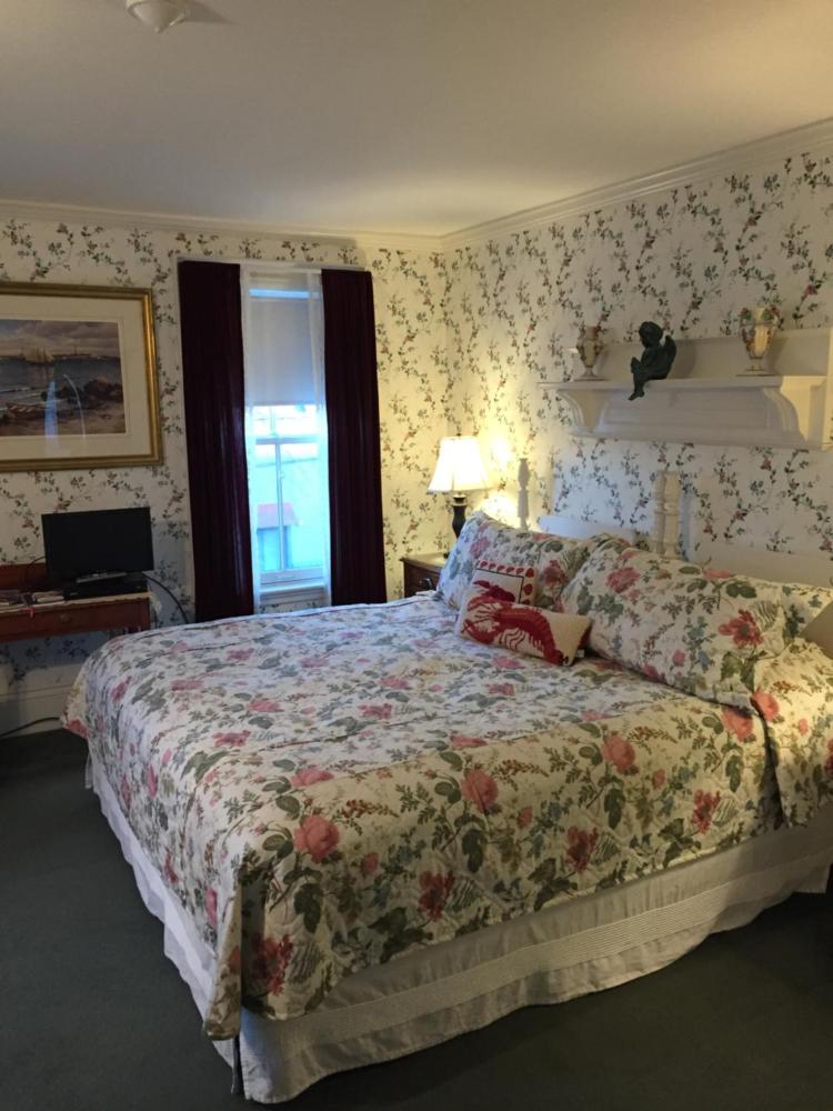 Standard King Room interior